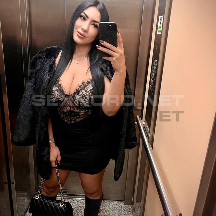 Alexandra XXL Busen-Kiel