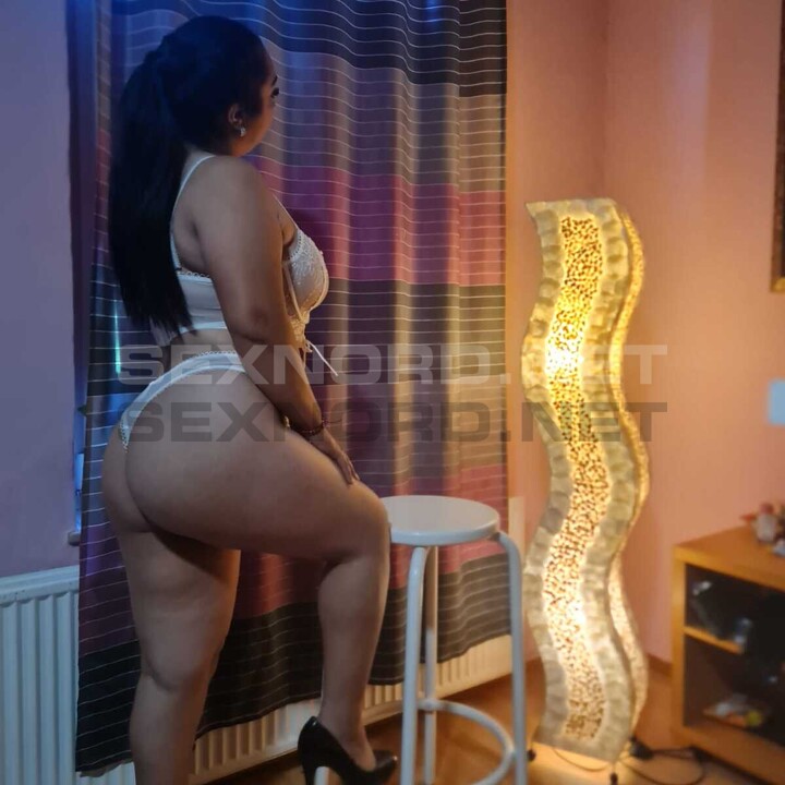 Vanessa-Fair-Girls